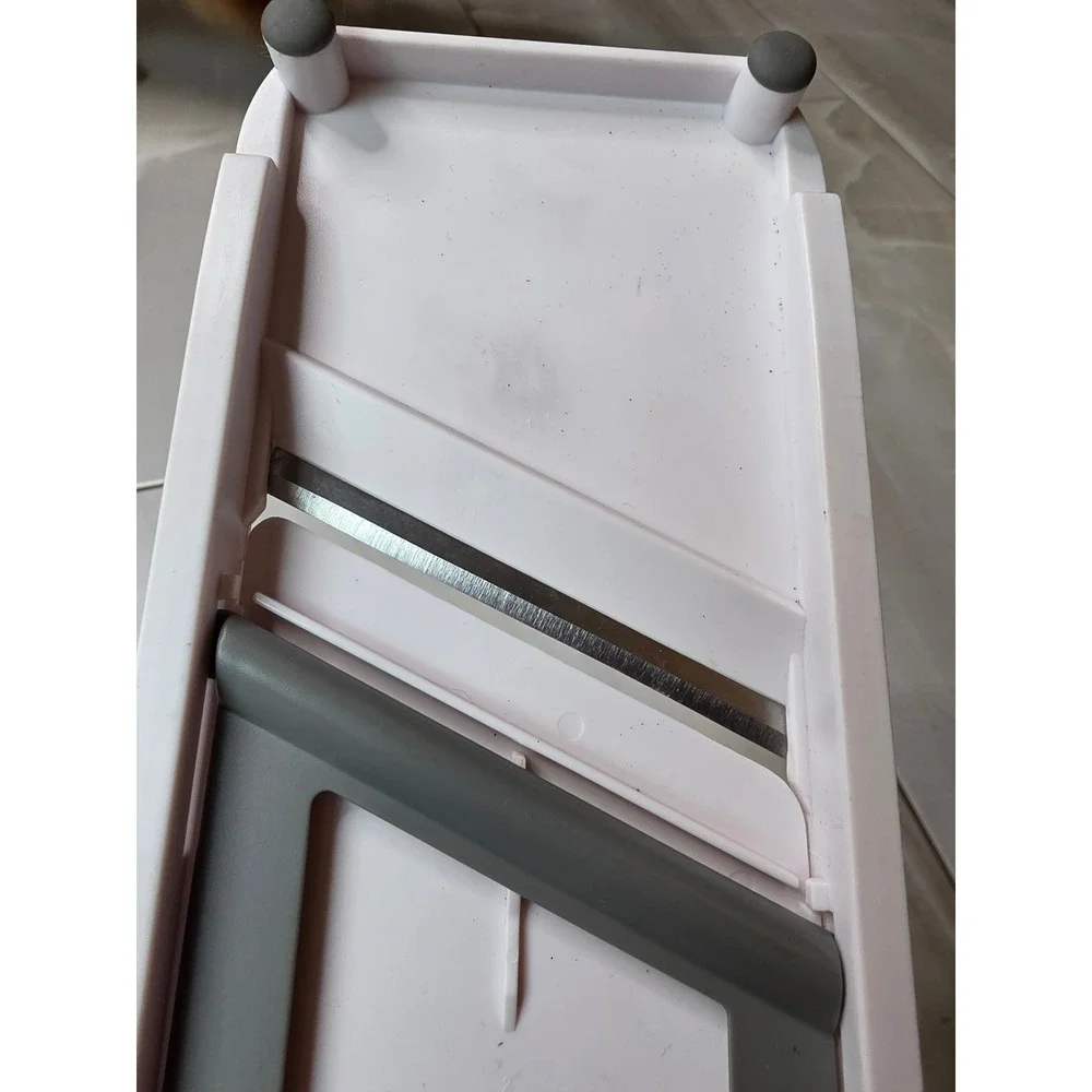 Pampered Chef Adjustable Slicer White Gray‎ Stainless Steel Blade 1169 Guard A2